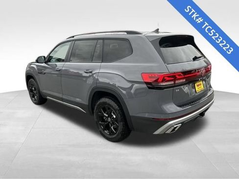 New 2026 Volkswagen Atlas Peak Edition image 5