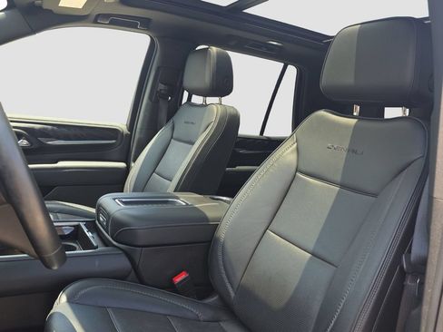 Used 2023 GMC Yukon Denali AWD/4WD image 7