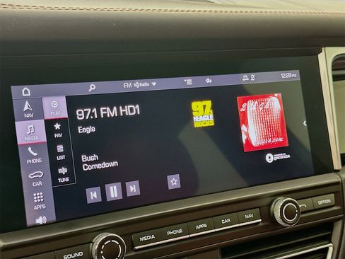 Used 2020 Porsche Macan S image 16