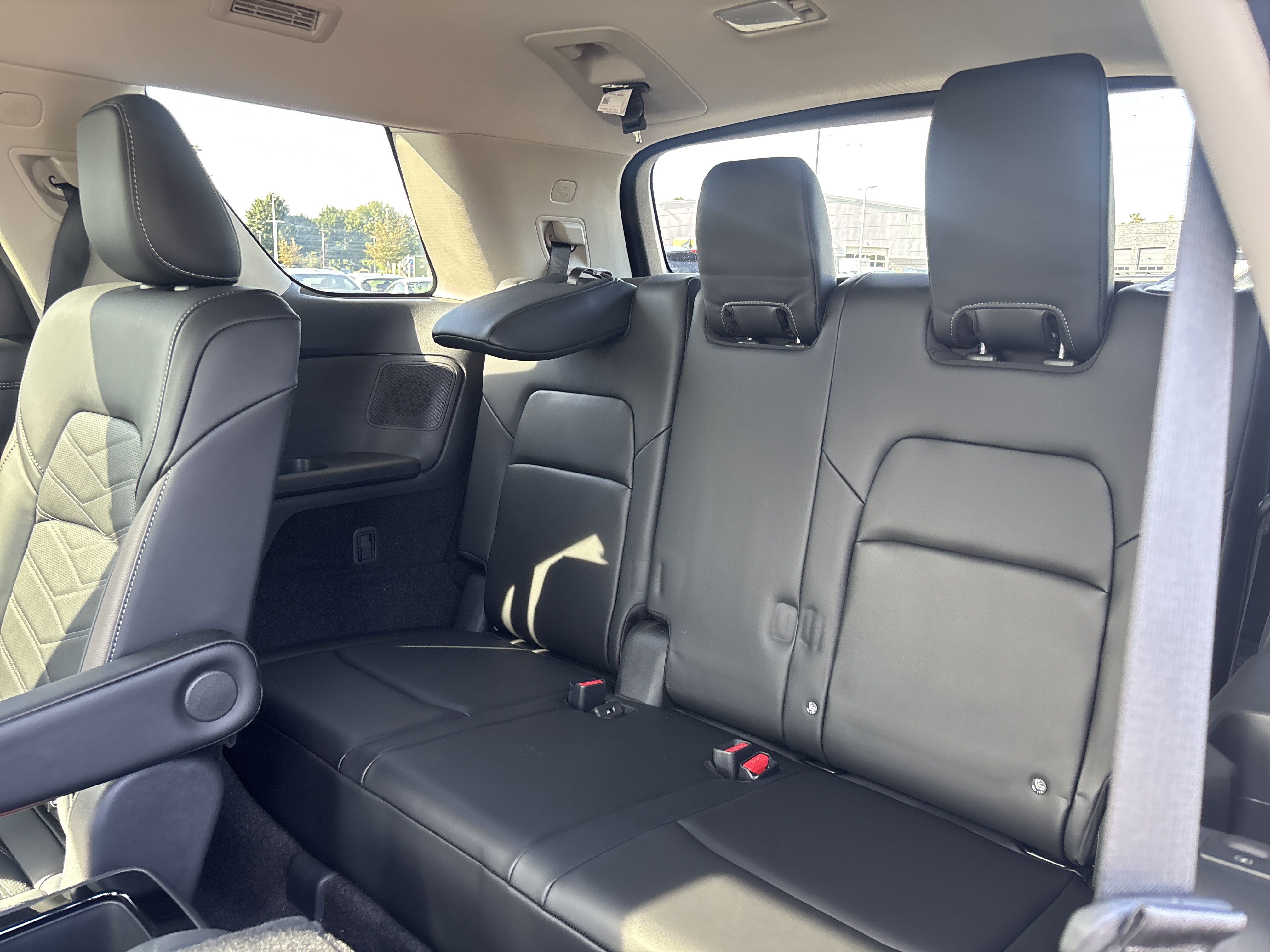Used 2024 Nissan Pathfinder Platinum AWD/4WD image 41