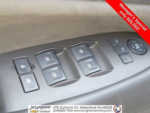 Used 2016 Cadillac Escalade Platinum AWD/4WD image 25