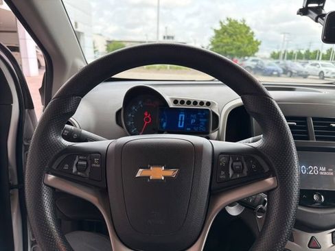Used 2015 Chevrolet Sonic LT image 10