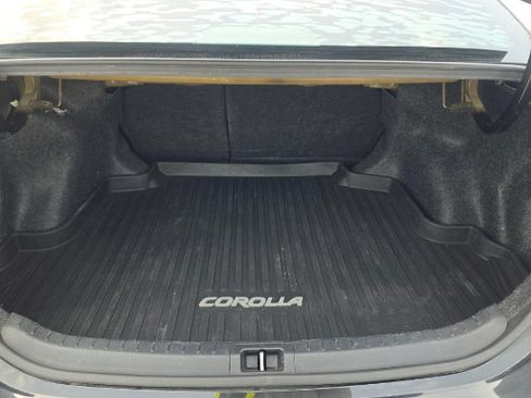 Used 2018 Toyota Corolla LE FWD image 6