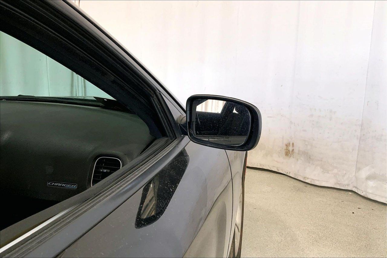 Used 2022 Dodge Charger SXT RWD image 9