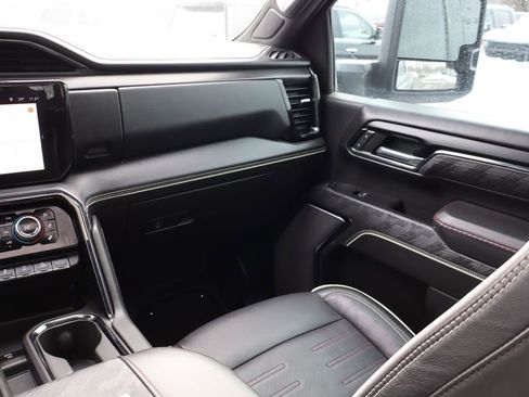 Used 2024 GMC Sierra 2500 AT4X image 54