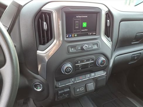 Used 2025 Chevrolet Silverado 2500 Custom image 22