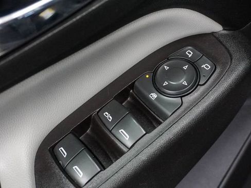Used 2020 Chevrolet Equinox LS w/ LS Convenience Package FWD image 7