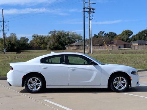 Used 2023 Dodge Charger SXT image 9