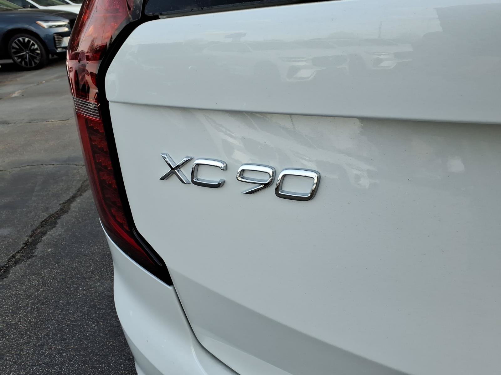 New 2026 Volvo XC90 T8 Plus w/ Protection Package Premier AWD/4WD image 5