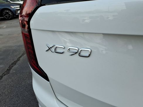 New 2026 Volvo XC90 T8 Plus w/ Protection Package Premier AWD/4WD image 5