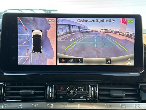 New 2026 Nissan Pathfinder Platinum image 9