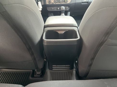 Used 2021 Toyota Tacoma SR5 image 12