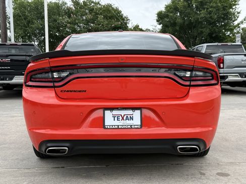 Used 2020 Dodge Charger SXT w/ Blacktop Package RWD image 6