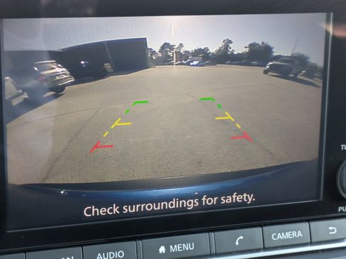 Used 2023 Nissan Rogue SV image 22