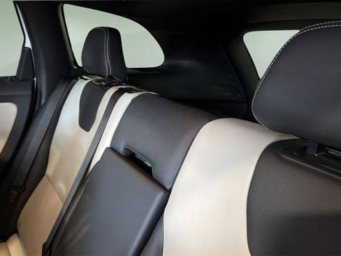 Used 2016 Volvo XC60 T6 AWD/4WD image 16