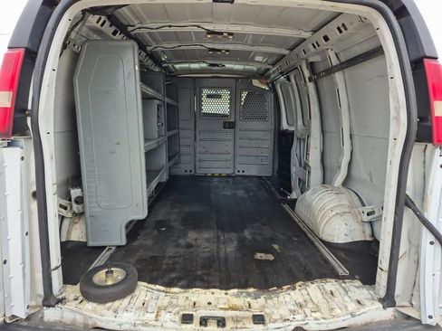 Used 2015 Chevrolet Express 2500 image 7