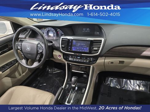 Used 2016 Honda Accord Touring image 10