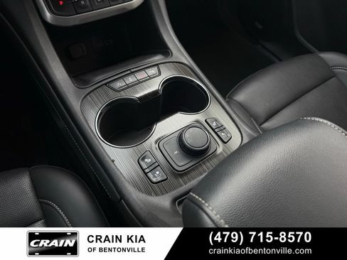 Used 2023 GMC Acadia SLT w/ Elevation Edition FWD image 19