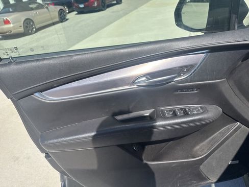 Used 2019 Cadillac XT5 Luxury image 11