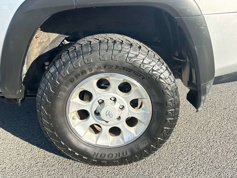 Used 2011 Toyota 4Runner Trail image 7