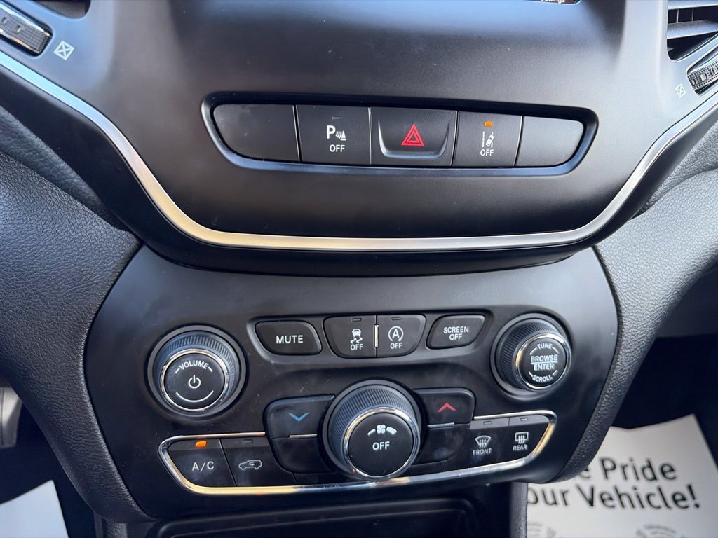 Used 2021 Jeep Cherokee Latitude Lux AWD/4WD image 24