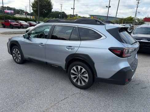 Used 2024 Subaru Outback Limited AWD/4WD image 3