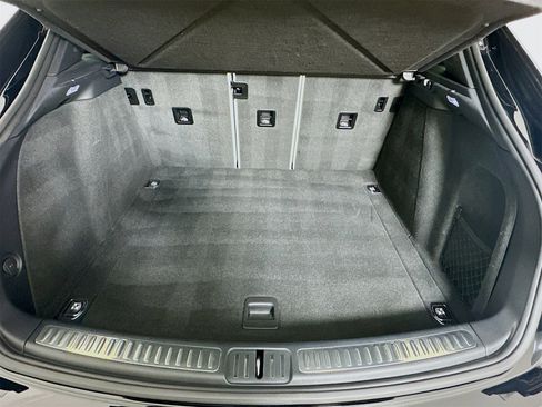 Used 2024 Porsche Macan S image 28