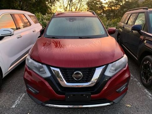 Used 2019 Nissan Rogue SV AWD/4WD image 3