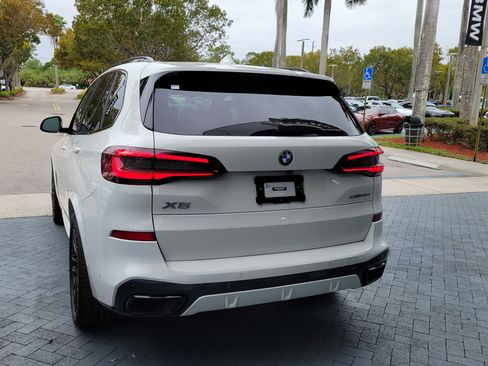 Used 2022 BMW X5 sDrive40i w/ M Sport Package image 3