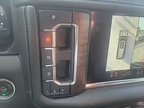 Used 2023 GMC Yukon Denali Ultimate image 22