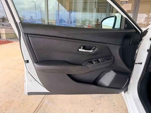Used 2024 Nissan Sentra SV FWD image 10