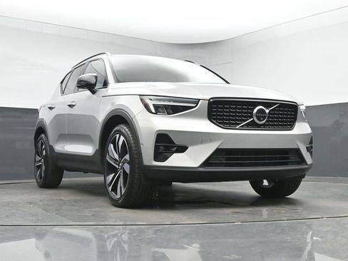 Used 2023 Volvo XC40 B5 Plus w/ Protection Package Premier AWD/4WD image 34