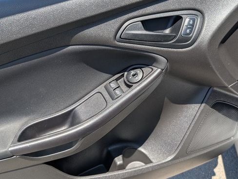 Used 2015 Ford Focus S FWD image 15