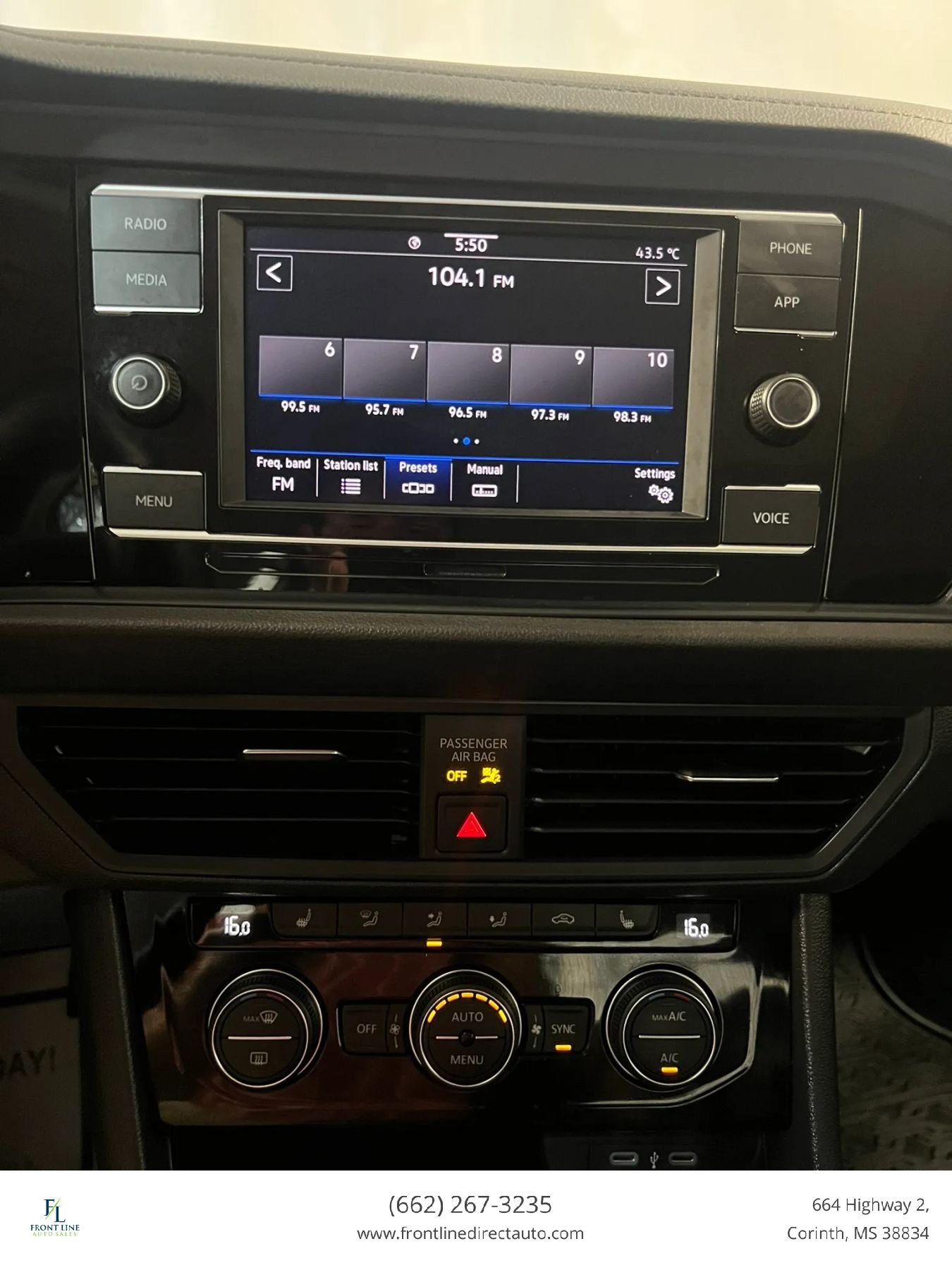 Used 2023 Volkswagen Jetta SE FWD image 16