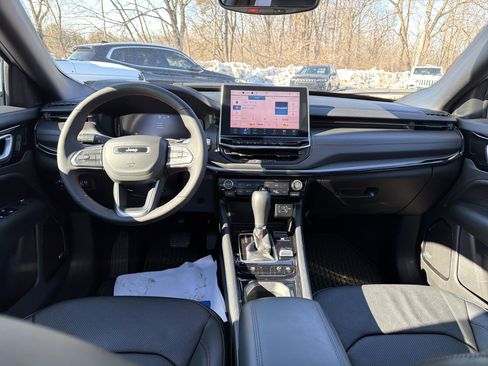 Used 2025 Jeep Compass Trailhawk w/ Trailhawk Elite Group image 15