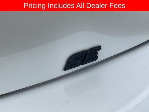 Used 2025 Toyota Corolla Hatchback w/ SE Package FWD image 8