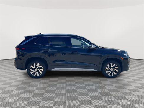 Used 2025 Volkswagen Tiguan S AWD/4WD image 4