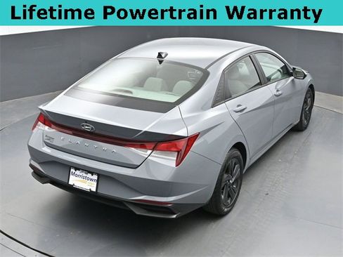 Used 2022 Hyundai Elantra SEL image 36