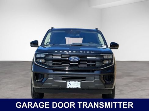 Used 2025 Ford Expedition Active AWD/4WD image 9
