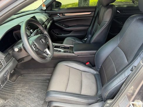 Used 2018 Honda Accord Sport image 23