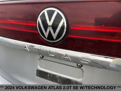 Used 2024 Volkswagen Atlas SE image 13