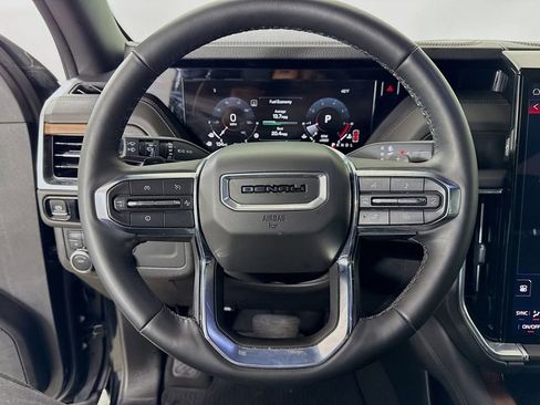 Used 2025 GMC Yukon Denali image 12