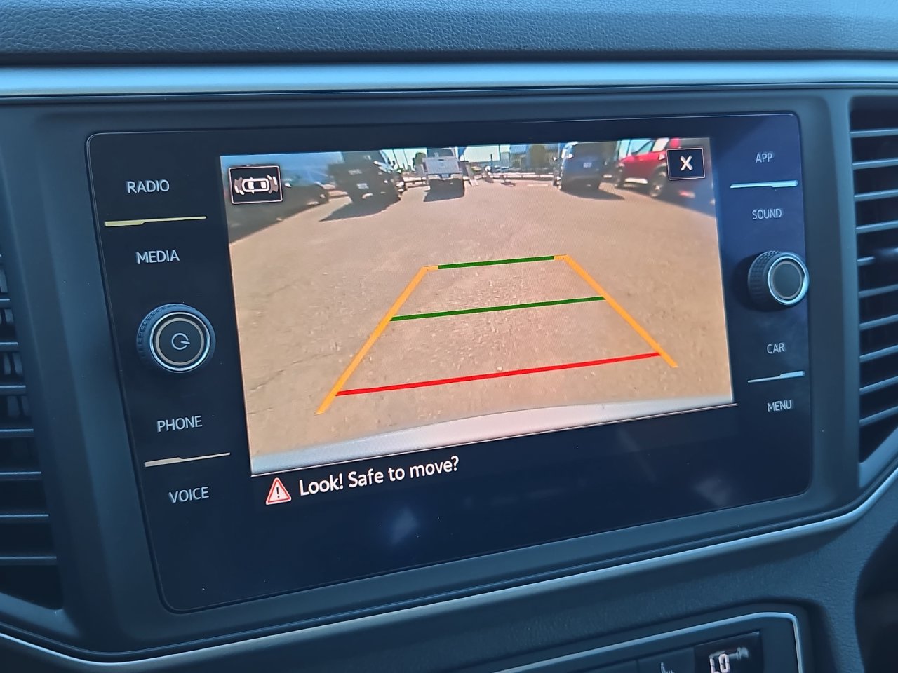 Used 2021 Volkswagen Atlas SE w/ Panoramic Sunroof Package FWD image 24