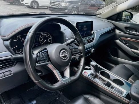 Used 2023 Nissan Altima 2.5 SR AWD/4WD image 11