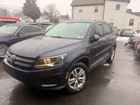 Used 2012 Volkswagen Tiguan S image 2