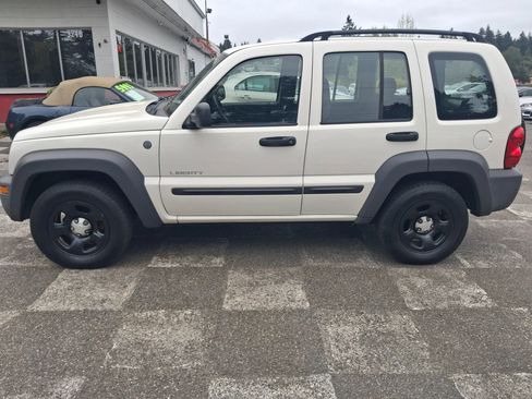 Used 2004 Jeep Liberty Sport w/ PWR Convenience Group AWD/4WD image 2