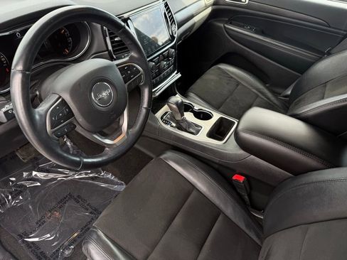 Used 2022 Jeep Grand Cherokee Laredo X image 16