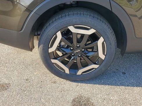 Certified 2023 Kia Telluride EX w/ EX Captain's Chair Package image 5