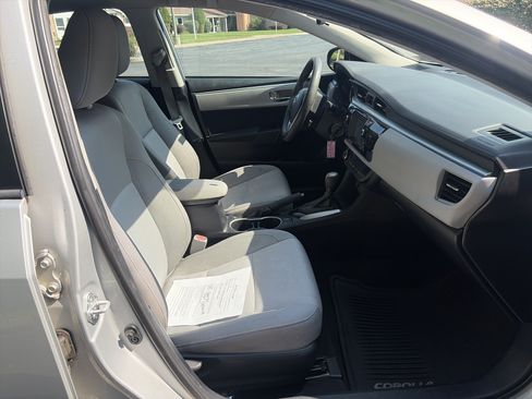 Used 2015 Toyota Corolla LE FWD image 23
