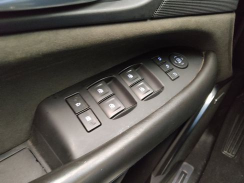 Used 2018 Cadillac Escalade Platinum AWD/4WD image 27
